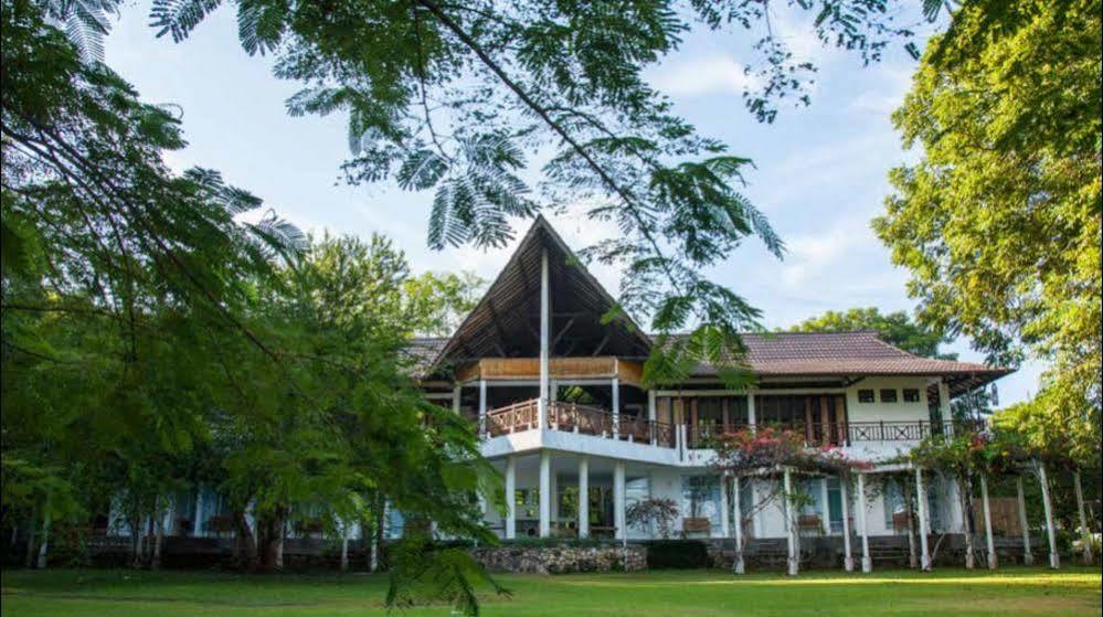 Bajo Komodo Eco Lodge Labuan Bajo Εξωτερικό φωτογραφία